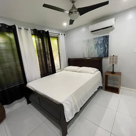 Ocean Escape Ocho Rios Apartment